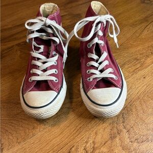 Red High-Top converse men’s 4 women’s 6